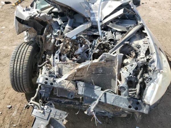 2011 INFINITI G37 - Image 12