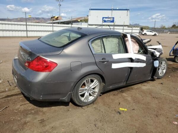 2011 INFINITI G37 - Image 4