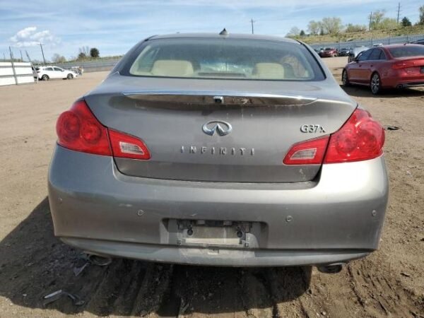 2011 INFINITI G37 - Image 7