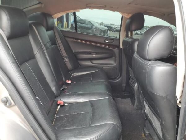 2011 INFINITI G37 - Image 10
