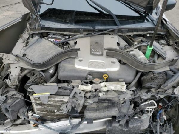 2011 INFINITI G37 - Image 11