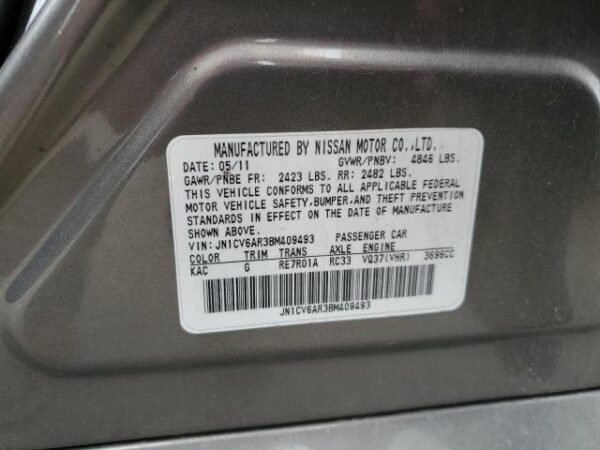 2011 INFINITI G37 - Image 12