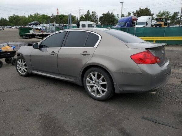 2011 INFINITI G37 - Image 2