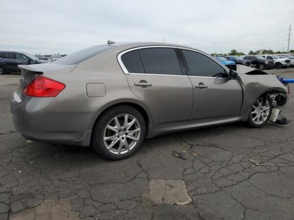 2011 INFINITI G37 - Image 3