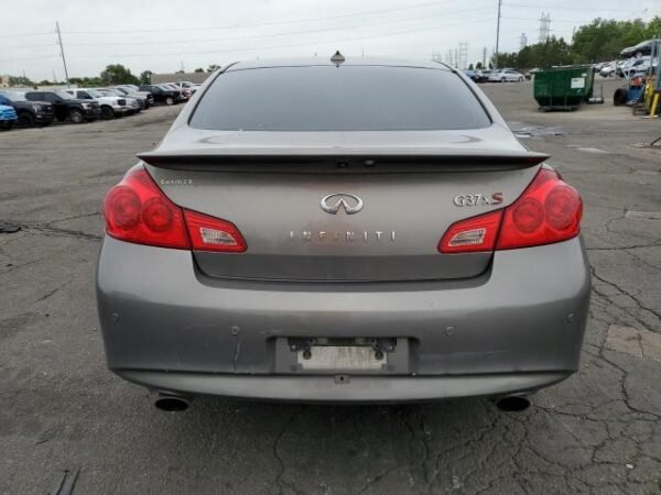 2011 INFINITI G37 - Image 6