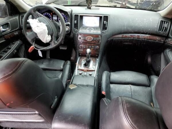 2011 INFINITI G37 - Image 8